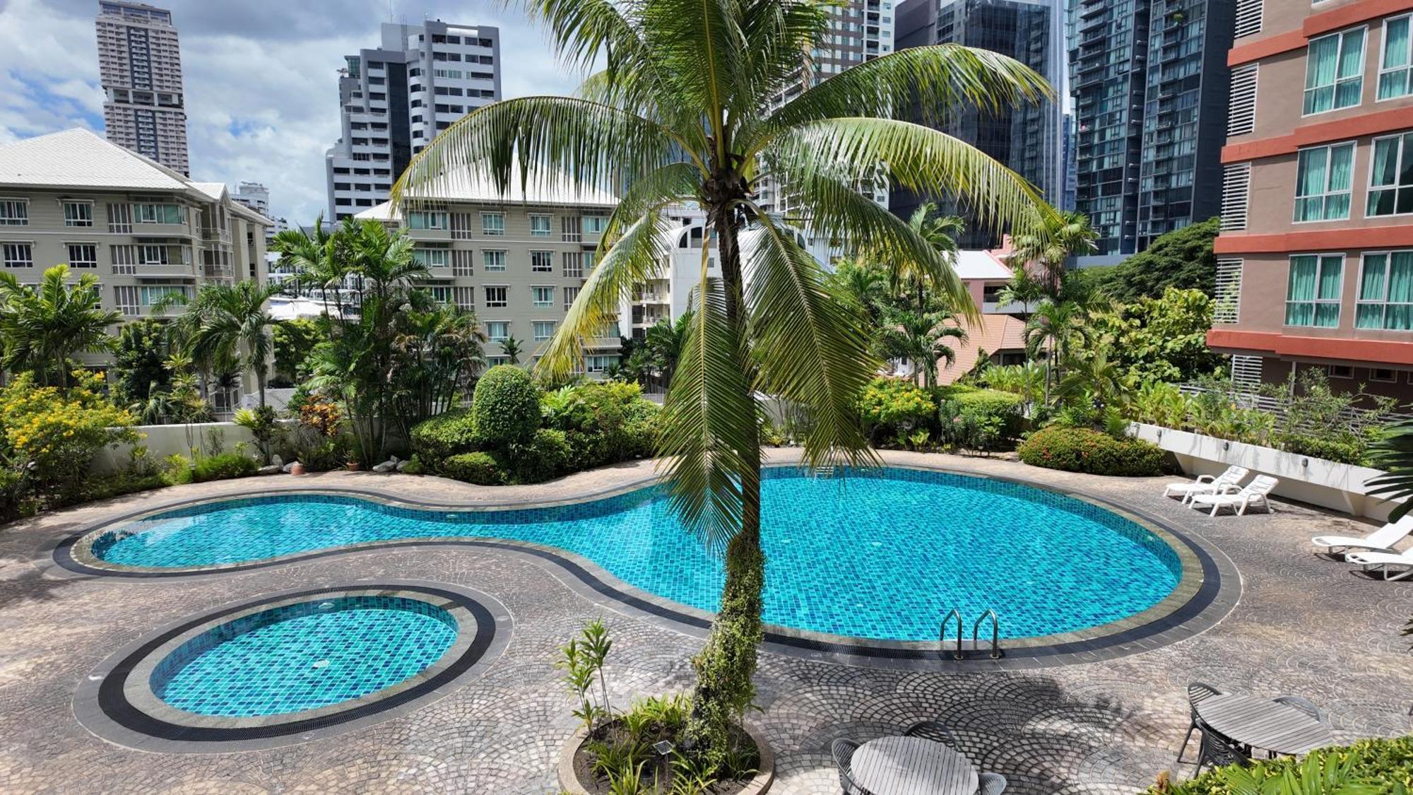 Charan Tower Residences By Aspira Bangkok Luaran gambar