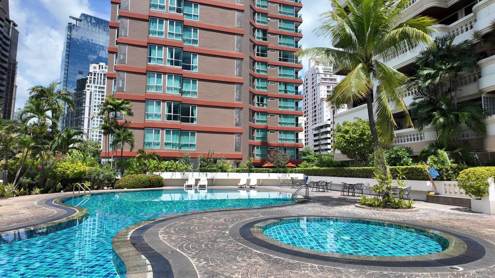 Charan Tower Residences By Aspira Bangkok Luaran gambar